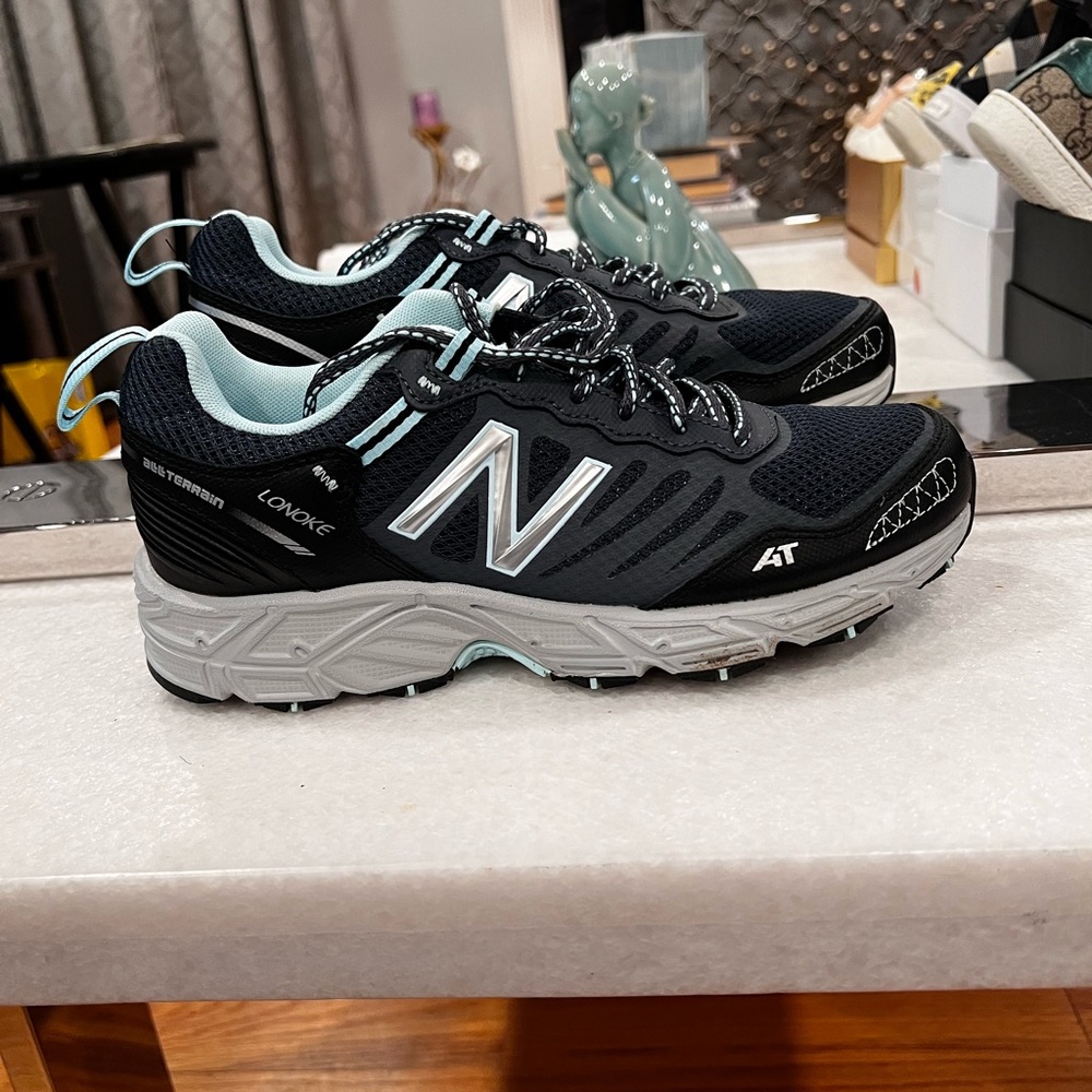 New Balance Women's Lonoko All Terrain Trail Sneakers Size 9 - Picture 6 of 8